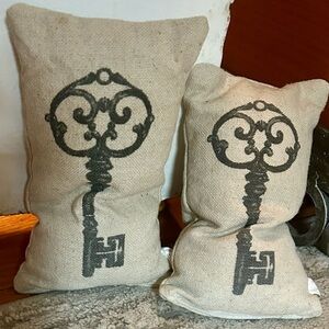 Small Burlap Key doorstops